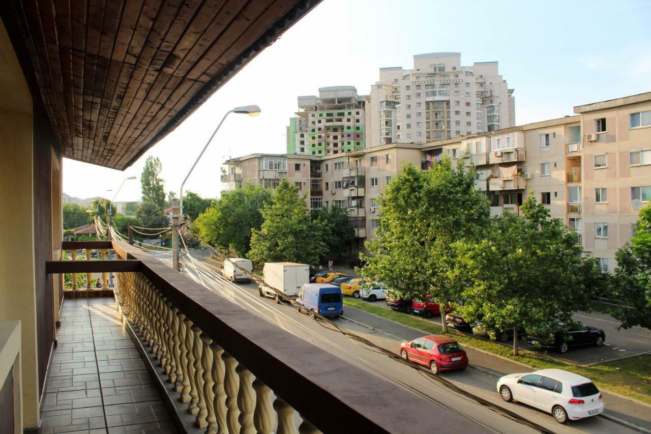 Collosal Apartment With Garden Bucharest Luaran gambar